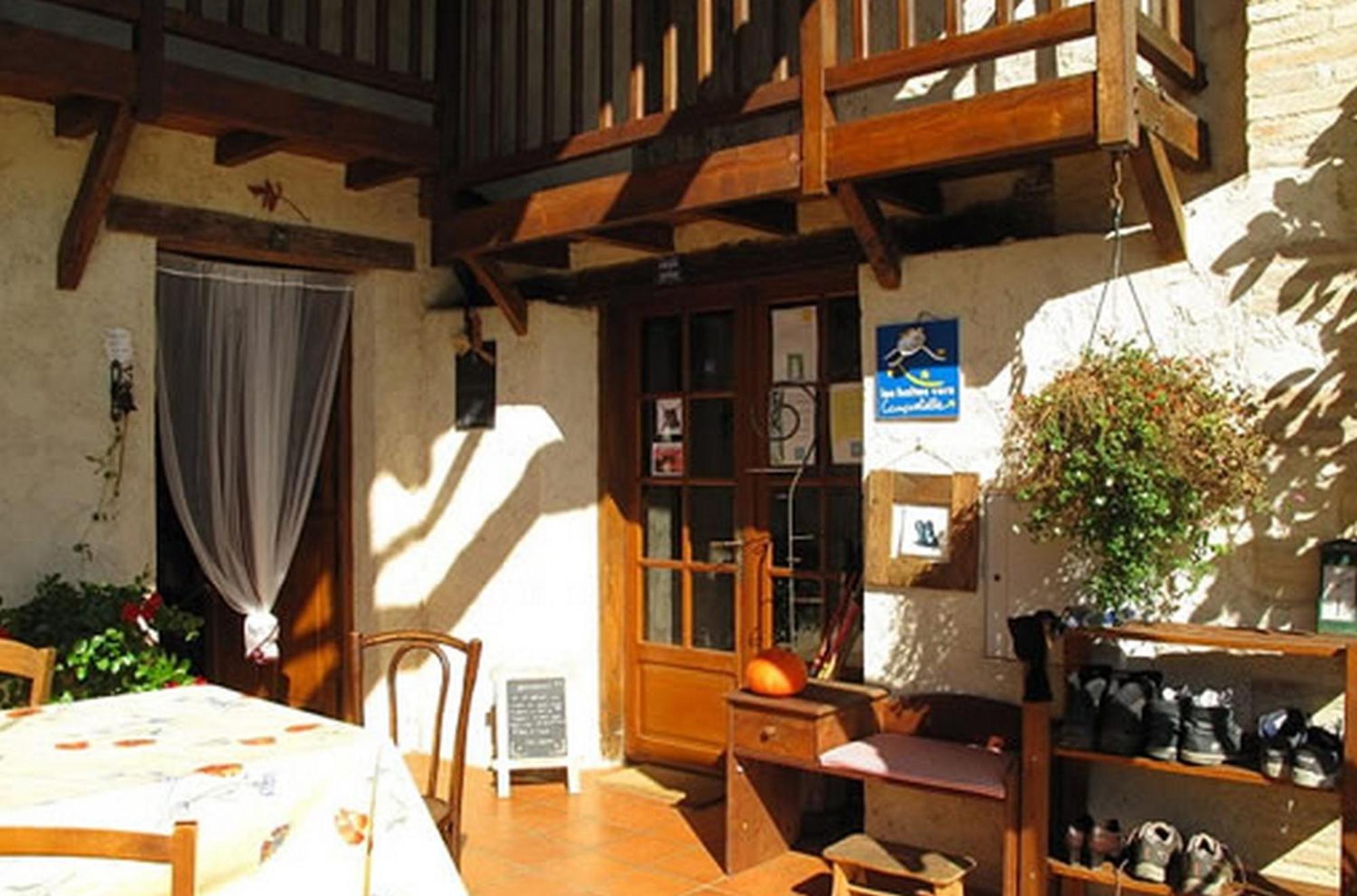 Le Grange Hostel Giscaro Exterior photo